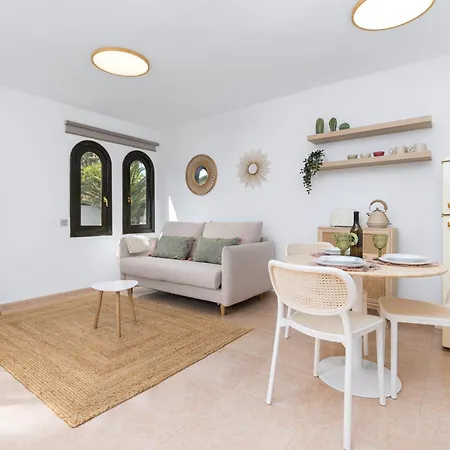 Apartment Home2book Modern With Pool In Oasis