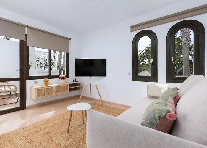 Home2book Modern With Pool In Oasis Appartement