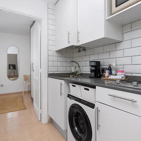 Home2book Modern With Pool In Oasis