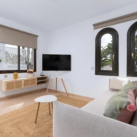 Home2book Modern With Pool In Oasis Apartament