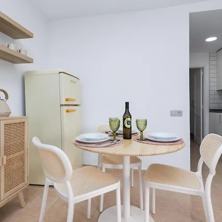 Апартаменты Home2book Modern With Pool In Oasis